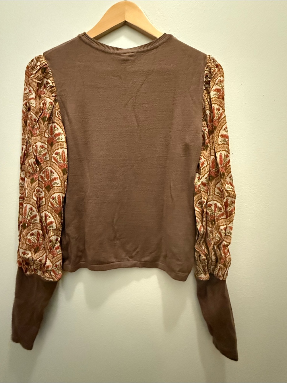 Brown Mixed-Sleeve Puff-Sleeve Scoop Neck Sweater